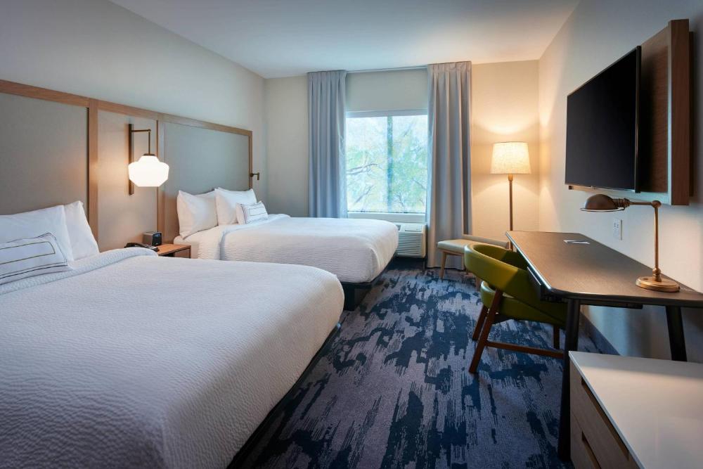 Guest room, 2 Queen interior